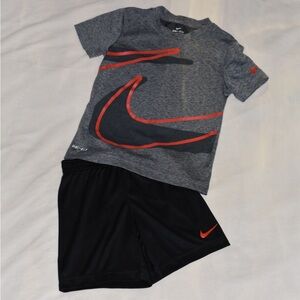 Nike Dry-Fit Boys 4 XS set shorts and shirt VGUC